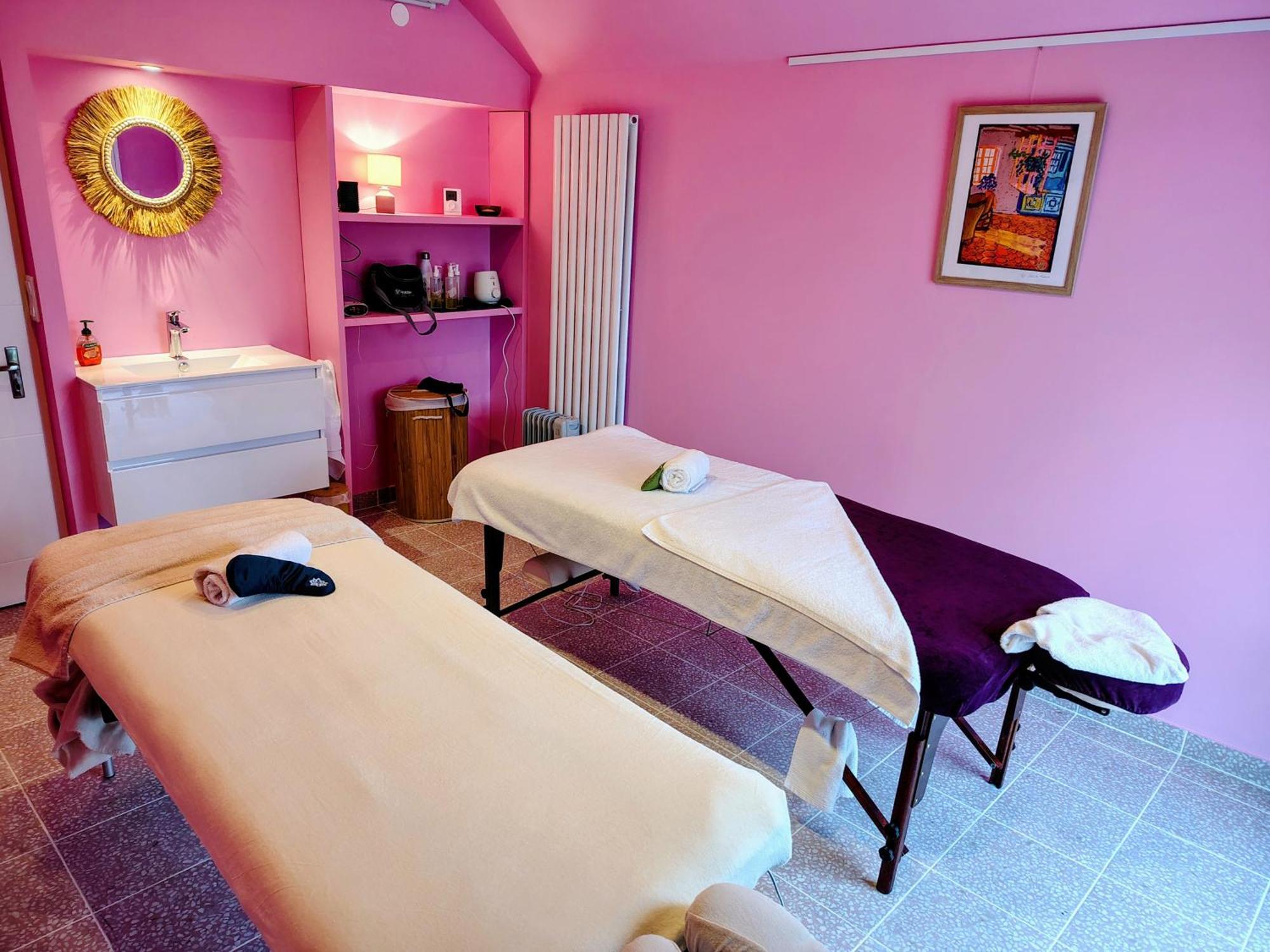 Le Spa Est Dans Le Pre Trigueres Exteriör bild